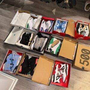 Lot of gs sizes 5.5-6 Jordan and dunks. One pair of Yeezy’s